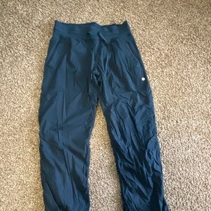 Lululemon Studio Pant - Size 6 - Midnight Blue